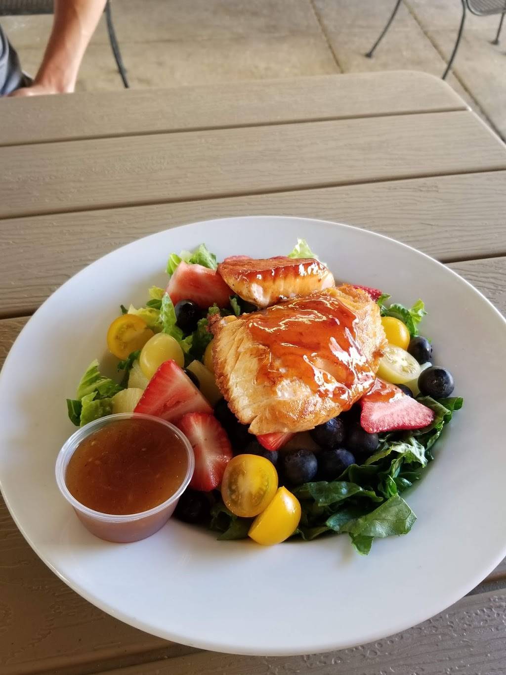 Dans Downtown Tavern | restaurant | 103 E Michigan Ave, Saline, MI 48176, USA | 7344293159 OR +1 734-429-3159