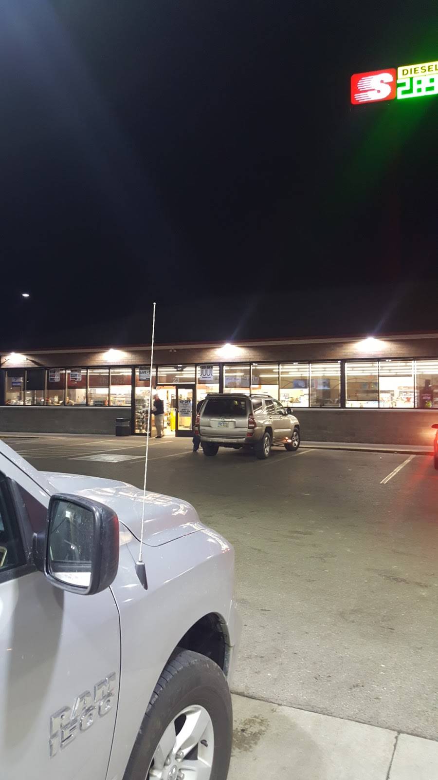 Speedy Café | restaurant | 23 New Garver Rd, Monroe, OH 45050, USA | 5135394433 OR +1 513-539-4433