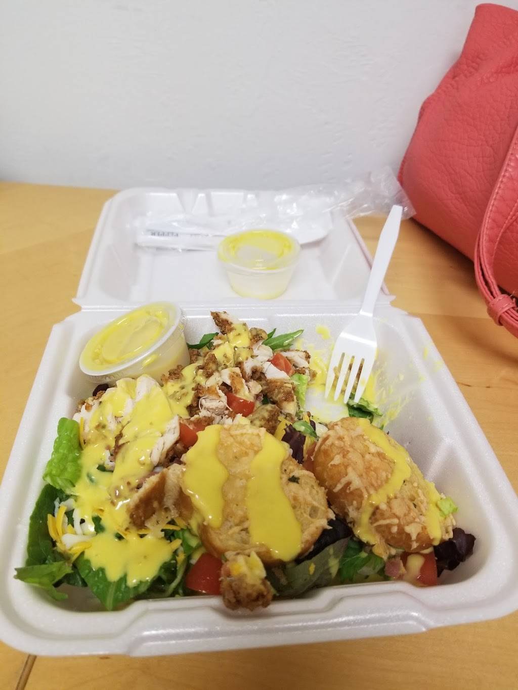 Urban Market | restaurant | 1900 Northwest Expy #129, Oklahoma City, OK 73118, USA | 4058434375 OR +1 405-843-4375