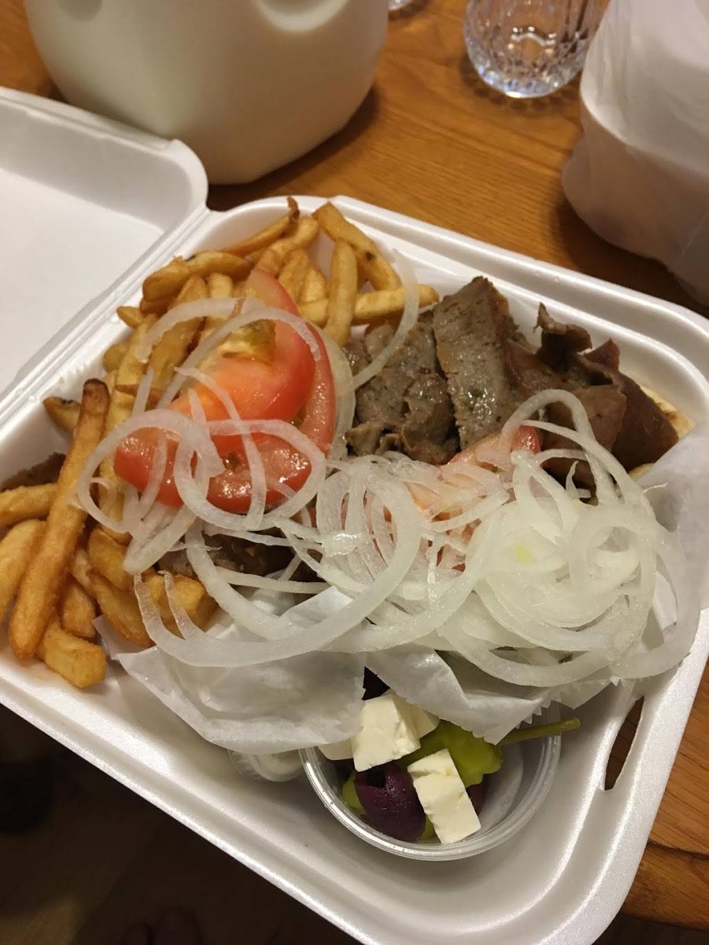 Alpha Gyros Plus | restaurant | 1907 S Calhoun Rd, New Berlin, WI 53151, USA | 2627847488 OR +1 262-784-7488