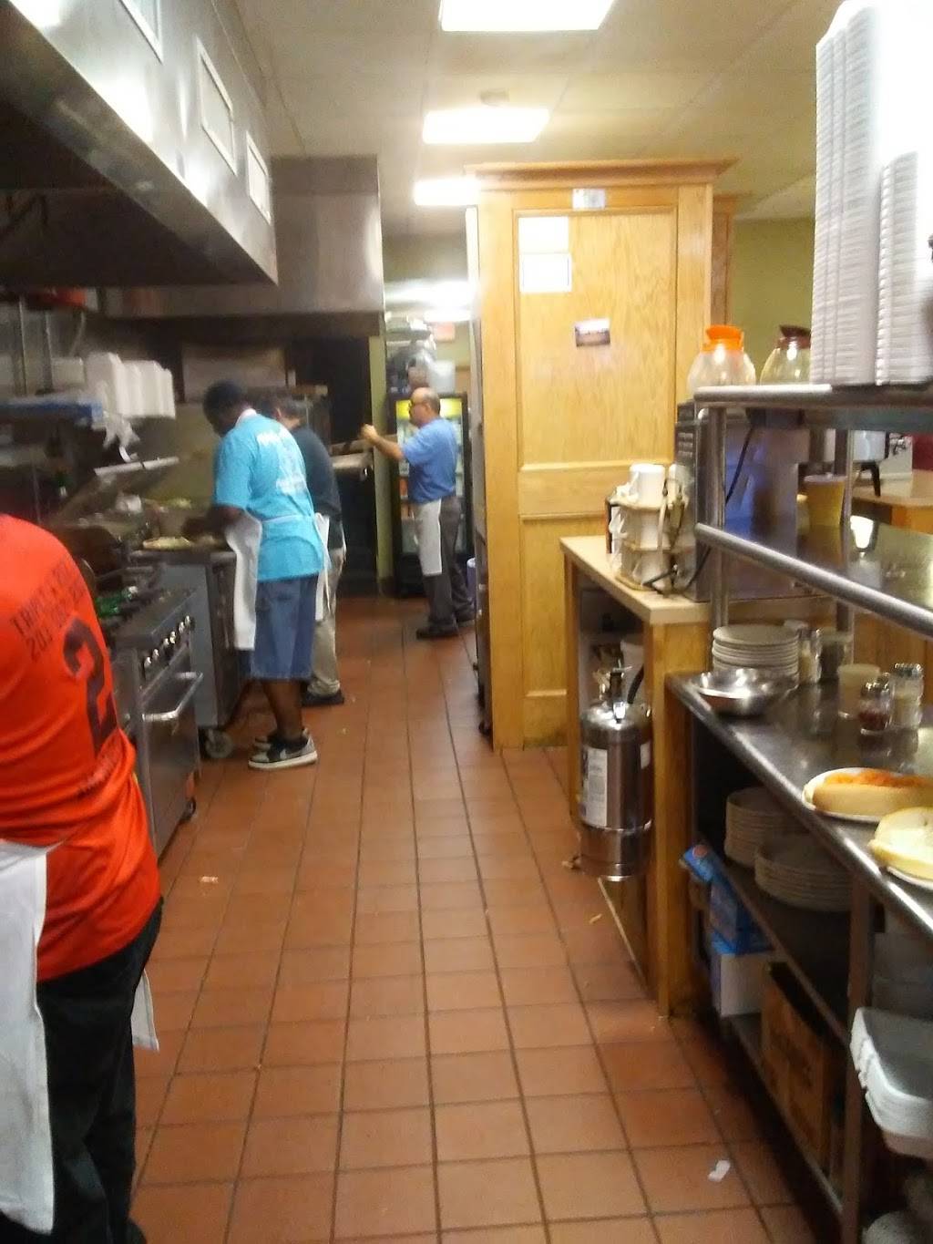 Triple AAA Pizza Restaurant | restaurant | 339 Whalley Ave, New Haven, CT 06511, USA | 2035622521 OR +1 203-562-2521