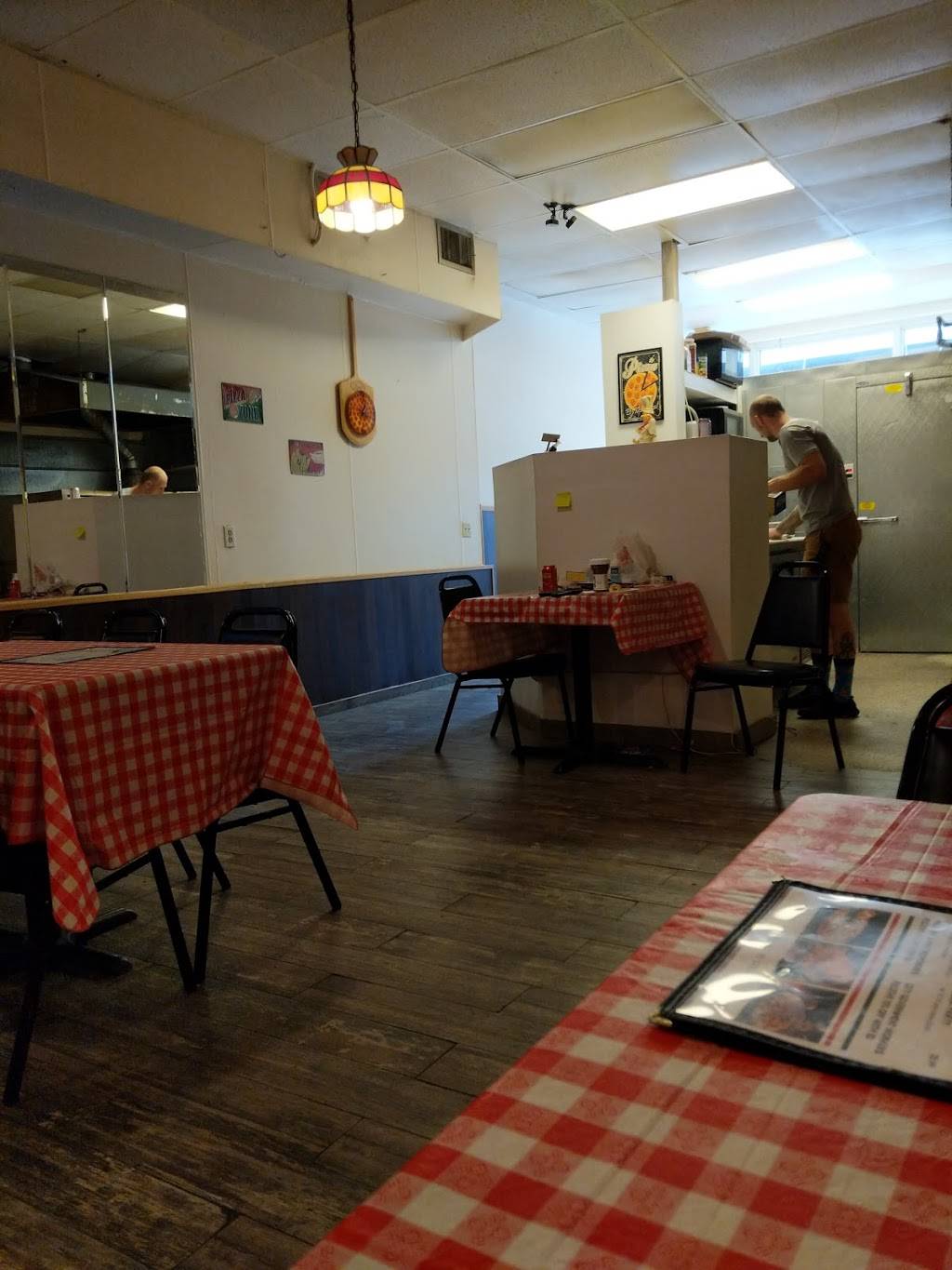 Tic Tac Dough | restaurant | 53 NE 44th St, Oakland Park, FL 33334, USA | 9544918345 OR +1 954-491-8345