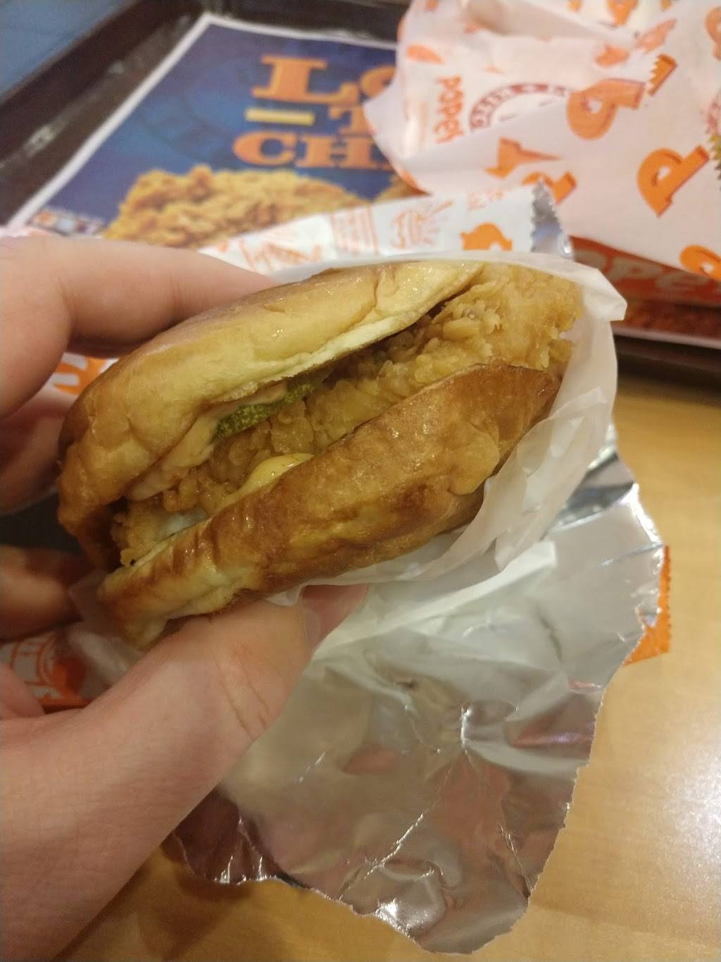 Popeyes Louisiana Kitchen | restaurant | 8514 5th Ave, Brooklyn, NY 11209, USA | 7186305575 OR +1 718-630-5575