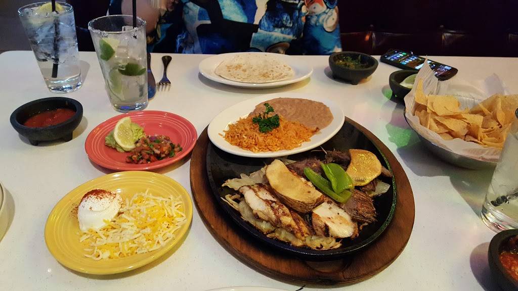 Rio Mambo | restaurant | Cityview Center, 6125 SW Loop 820 #820, Fort Worth, TX 76132, USA | 8174233124 OR +1 817-423-3124