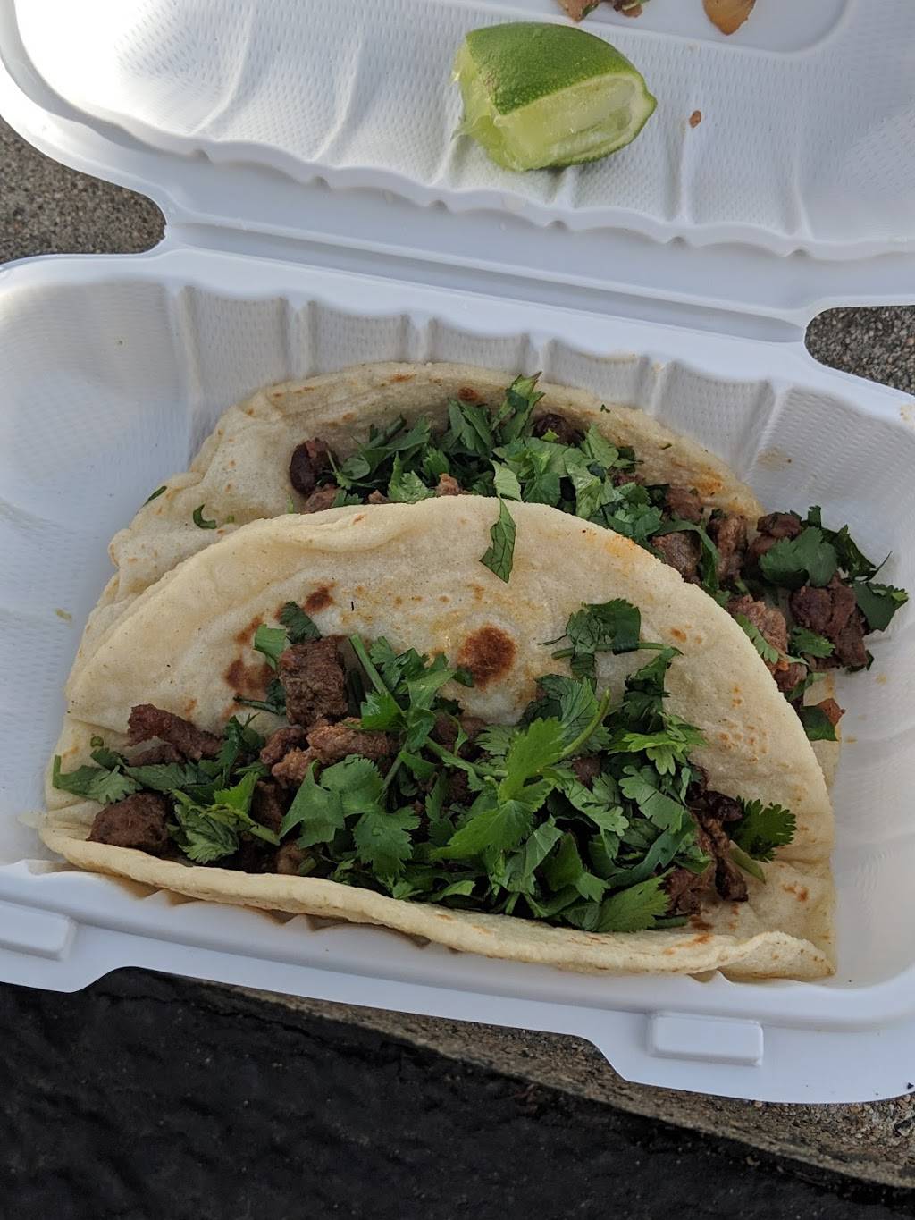 Deli-Café 3 Hermanos | restaurant | 545 E Alisal St suite e, Salinas, CA 93905, USA | 8316763381 OR +1 831-676-3381