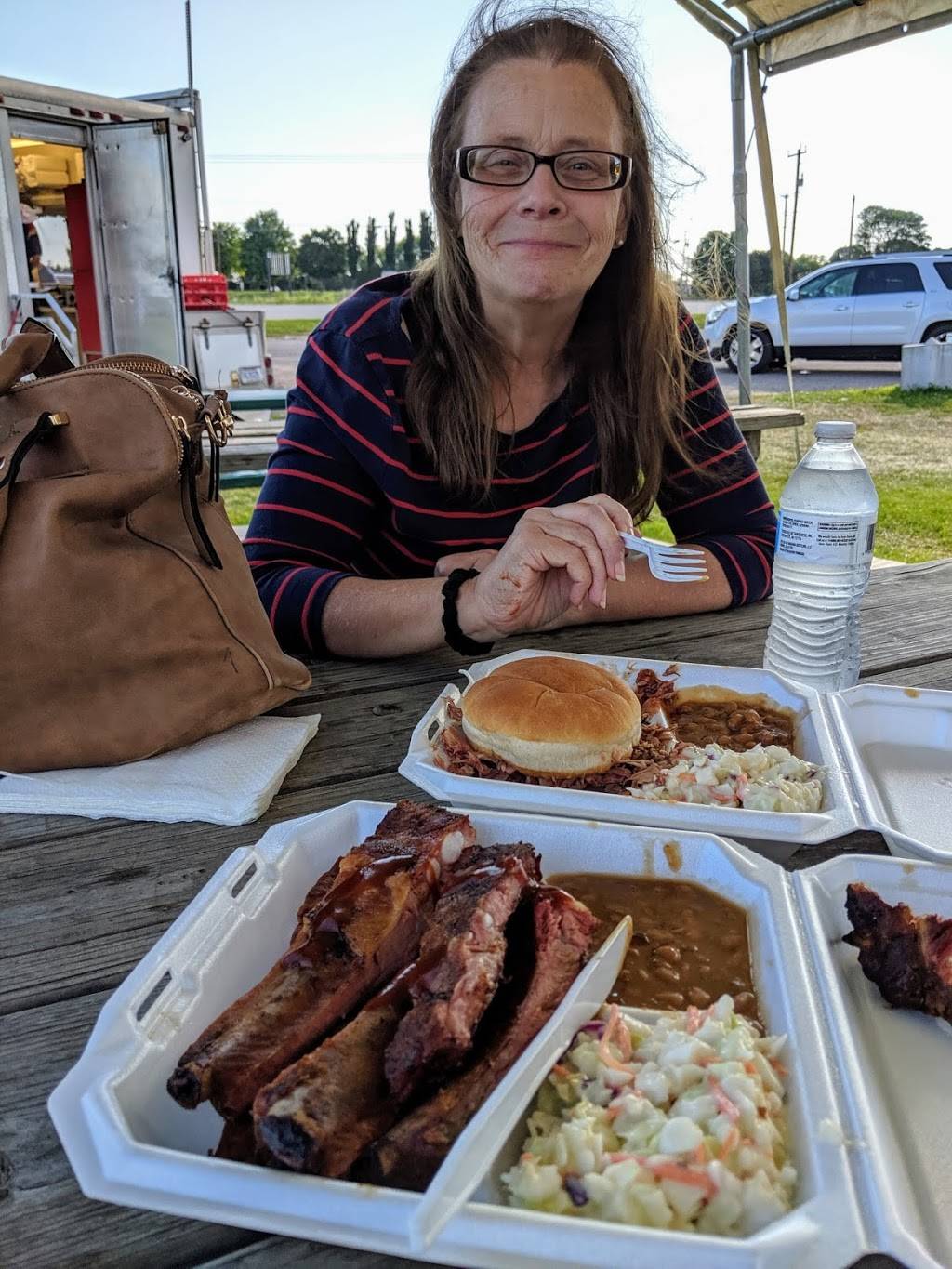 The Rib Cage barbeque | restaurant | 1-57 Auburn Dr, Osseo, MN 55369, USA | 6122453516 OR +1 612-245-3516