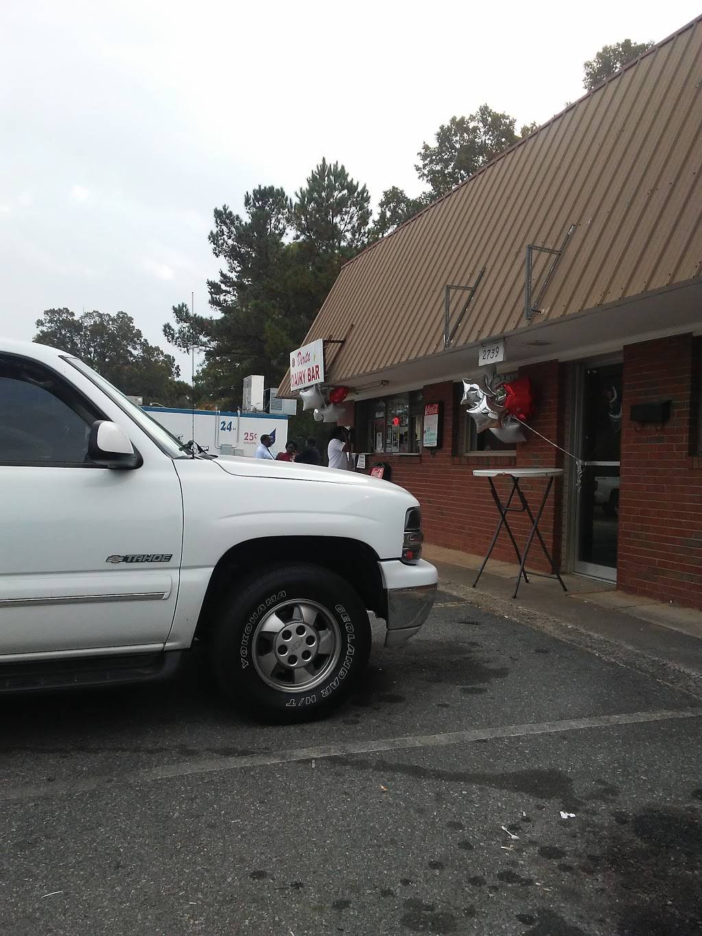 Derita Dairy Bar | restaurant | 2737 W Sugar Creek Rd, Charlotte, NC 28262, USA | 7045966106 OR +1 704-596-6106