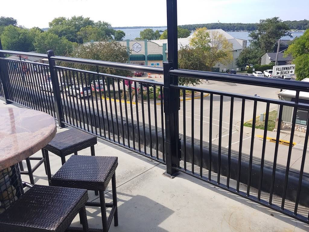 Captains Getaway | restaurant | 107 W Broadway St, Arnolds Park, IA 51331, USA | 7123327045 OR +1 712-332-7045