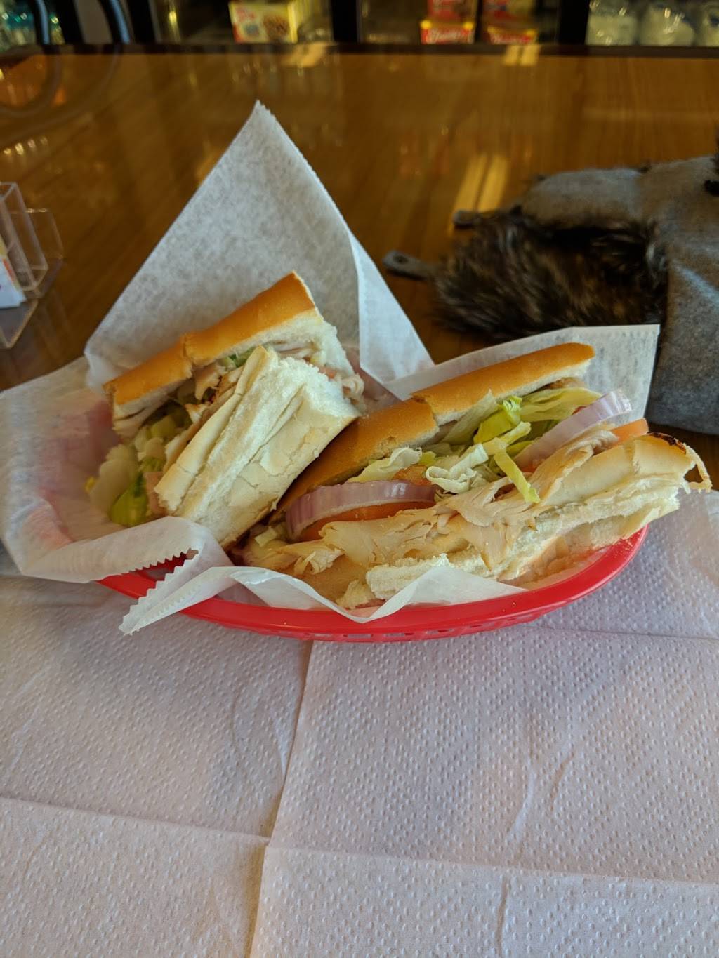 Peruchos Pizza | restaurant | 1280 Grafton St, Worcester, MA 01604, USA | 5087679800 OR +1 508-767-9800