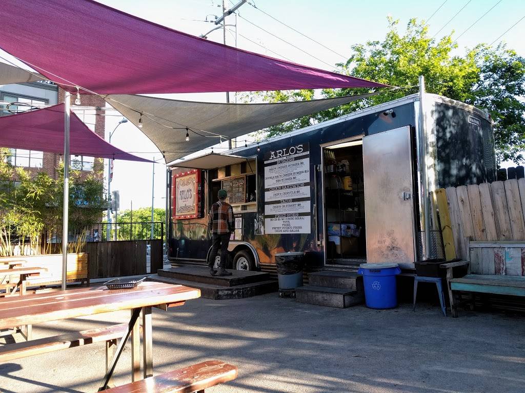 Arlos | restaurant | 900 Red River, Austin, TX 78702, USA | 5128401600 OR +1 512-840-1600
