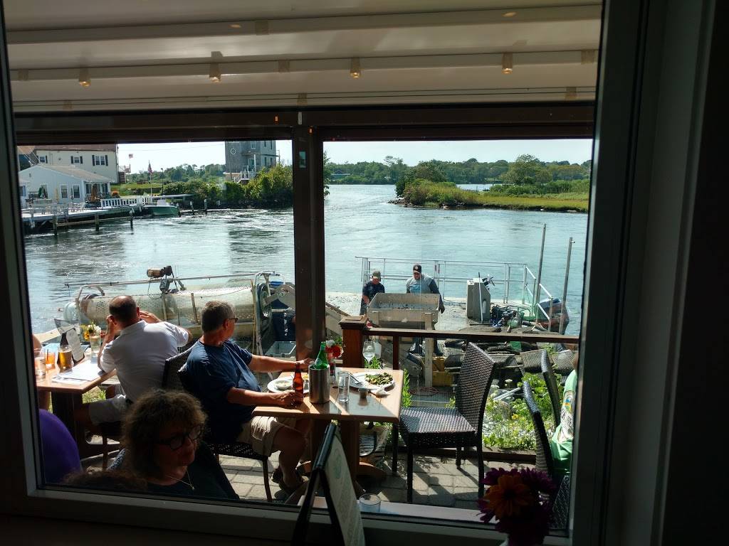 Matunuck Oyster Bar | restaurant | 618-500 Succotash Rd, South Kingstown, RI 02879, USA | 4037834202 OR +1 403-783-4202