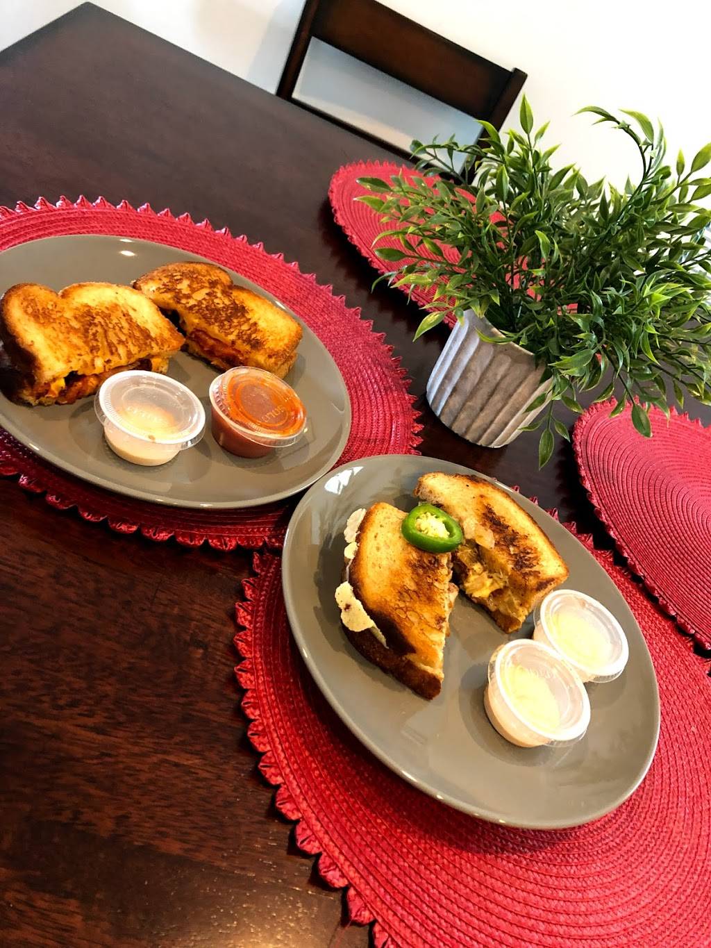 Grilled Cheese Gallery | restaurant | 16 Cathedral Pl, St. Augustine, FL 32084, USA | 9047707973 OR +1 904-770-7973