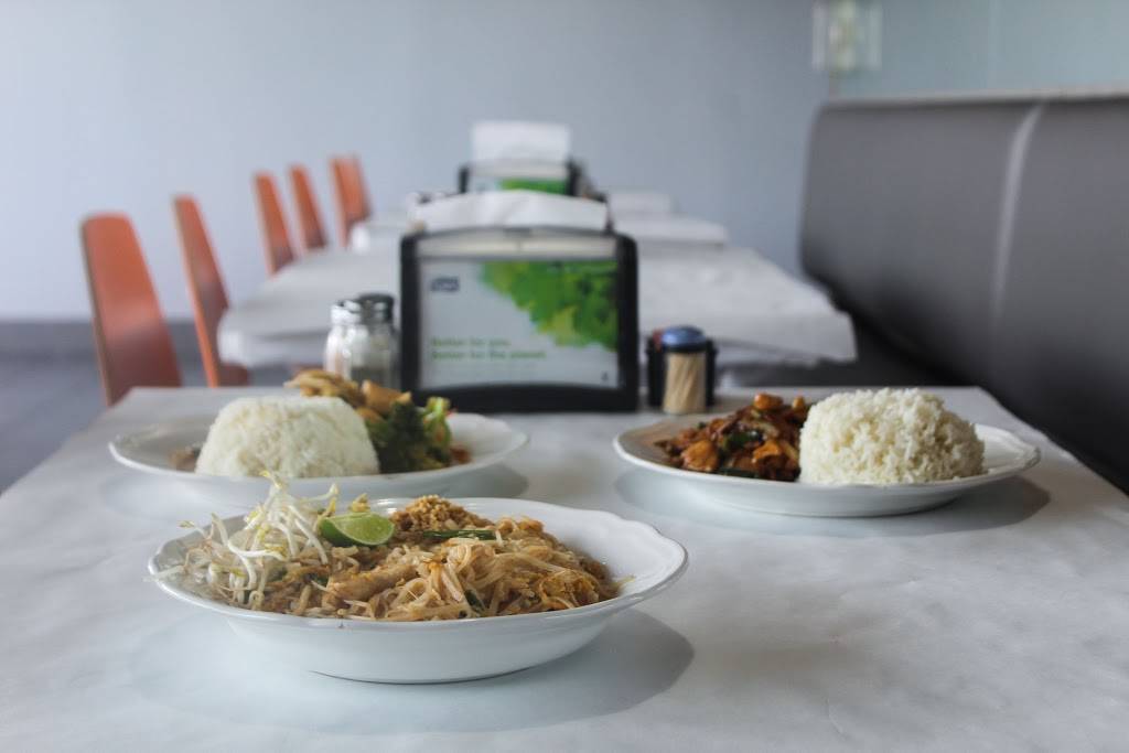 Lil Thai Express - Thai food | restaurant | 499 W 14 Mile Rd, Clawson, MI 48017, USA | 2484396000 OR +1 248-439-6000