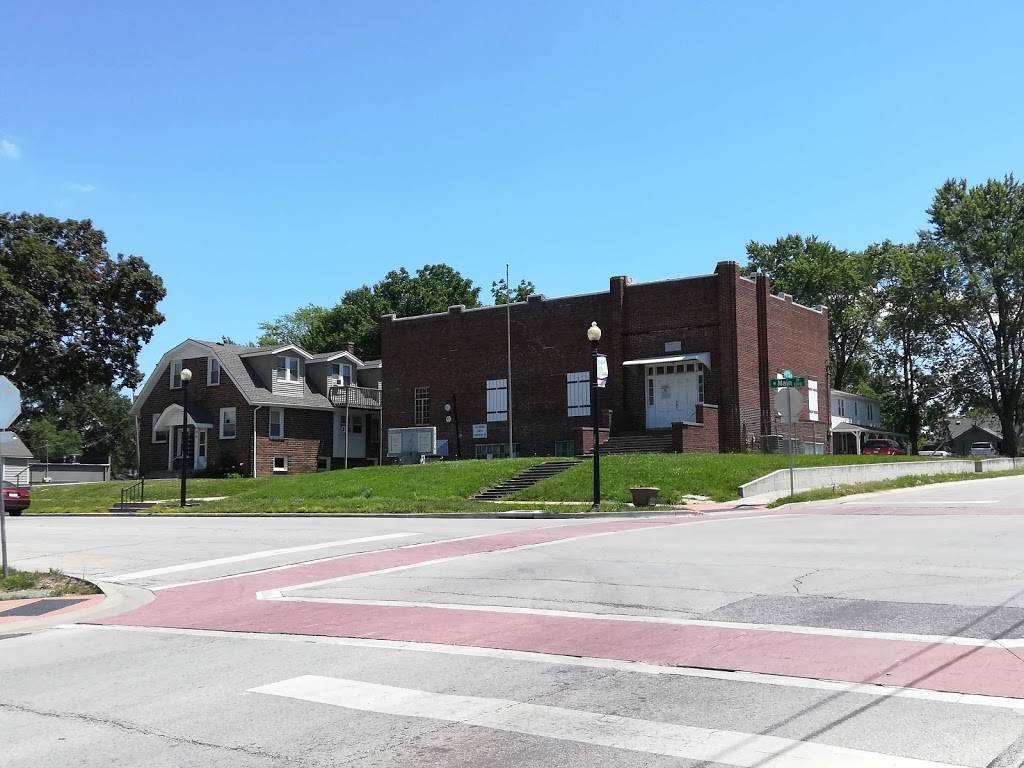 Pizza Shoppe | restaurant | 1105 W Main St, Blue Springs, MO 64015, USA | 8162208848 OR +1 816-220-8848