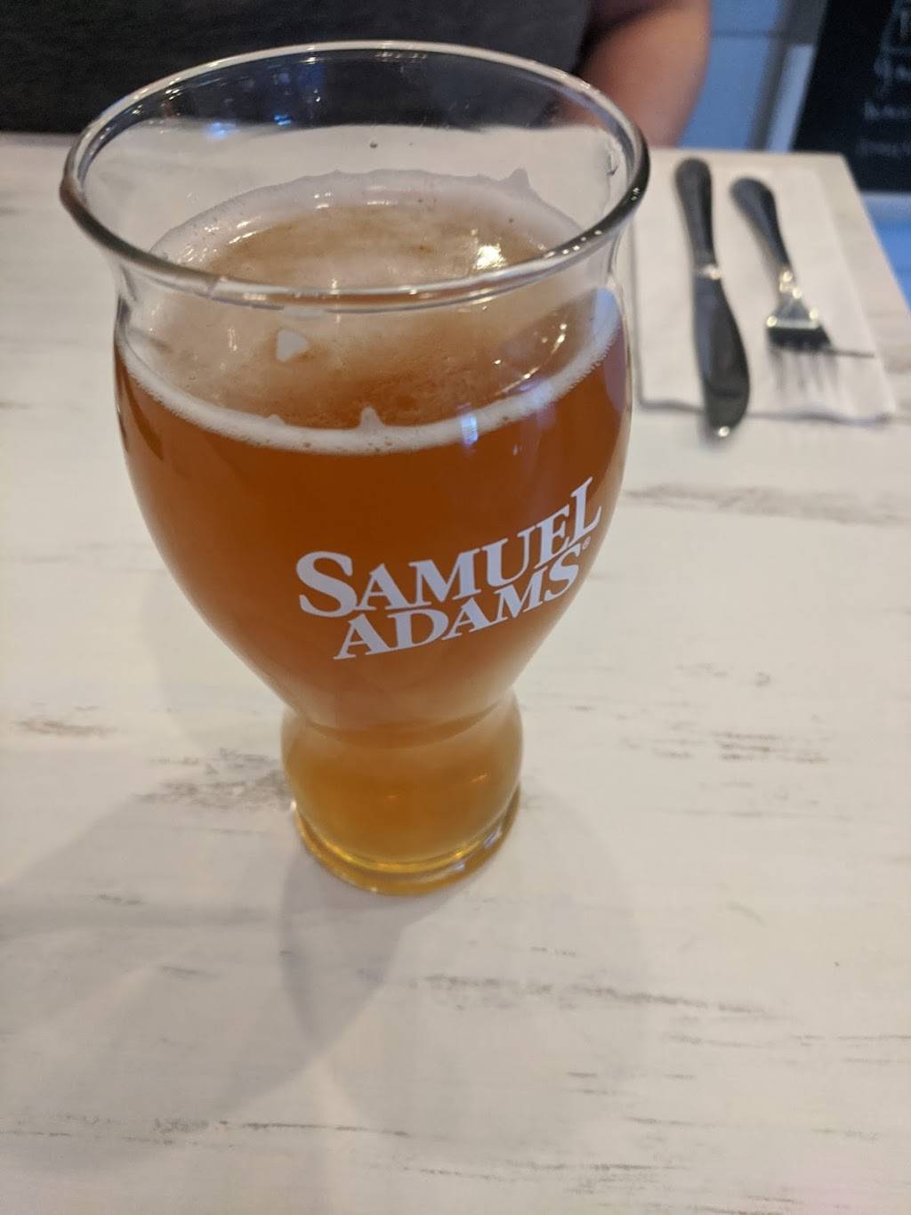 Uptown | restaurant | 1000 Chapel View Blvd Unit 100, Cranston, RI 02920, USA | 4016425800 OR +1 401-642-5800