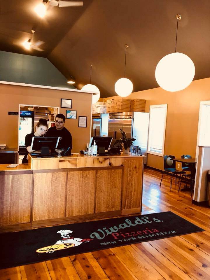 vivaldis pizzeria | restaurant | 325 Stockbridge Rd #4, Great Barrington, MA 01230, USA | 4135289000 OR +1 413-528-9000