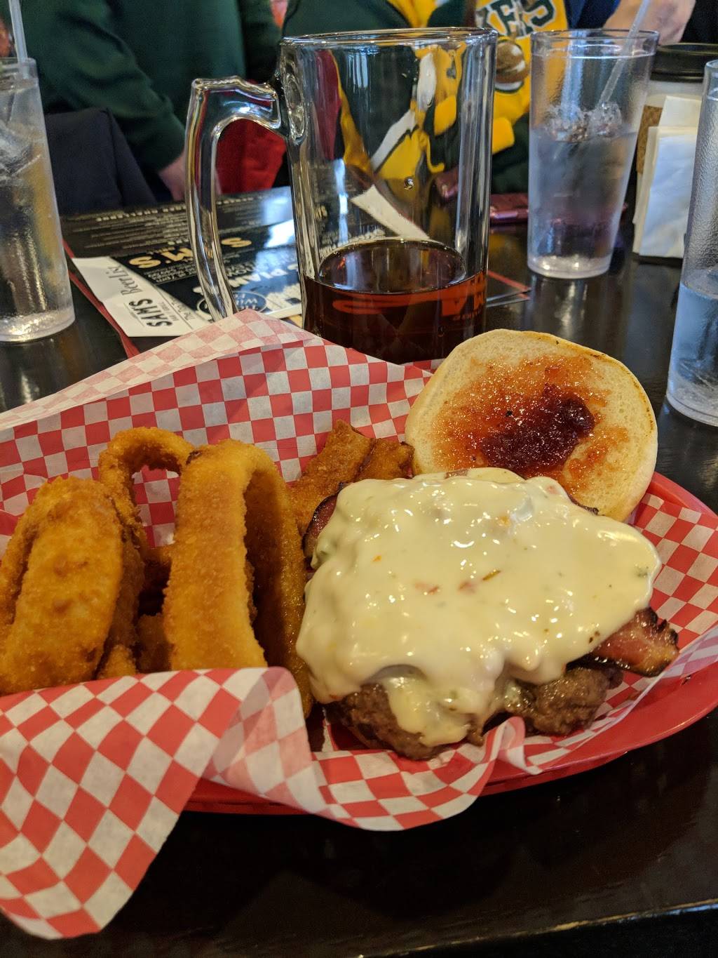 General Sams | restaurant | 710 Spring St, Somerset, WI 54025, USA | 7152472471 OR +1 715-247-2471