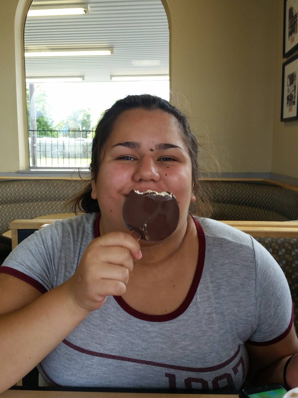 Dairy Queen Store | restaurant | 123 N 14th St, Nederland, TX 77627, USA | 4097273178 OR +1 409-727-3178