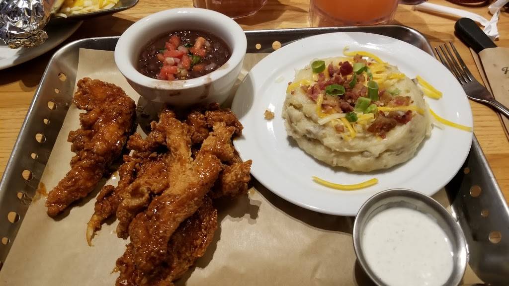 Chilis Grill & Bar | meal takeaway | 255 E Basse Rd #1100, San Antonio, TX 78209, USA | 2108041110 OR +1 210-804-1110