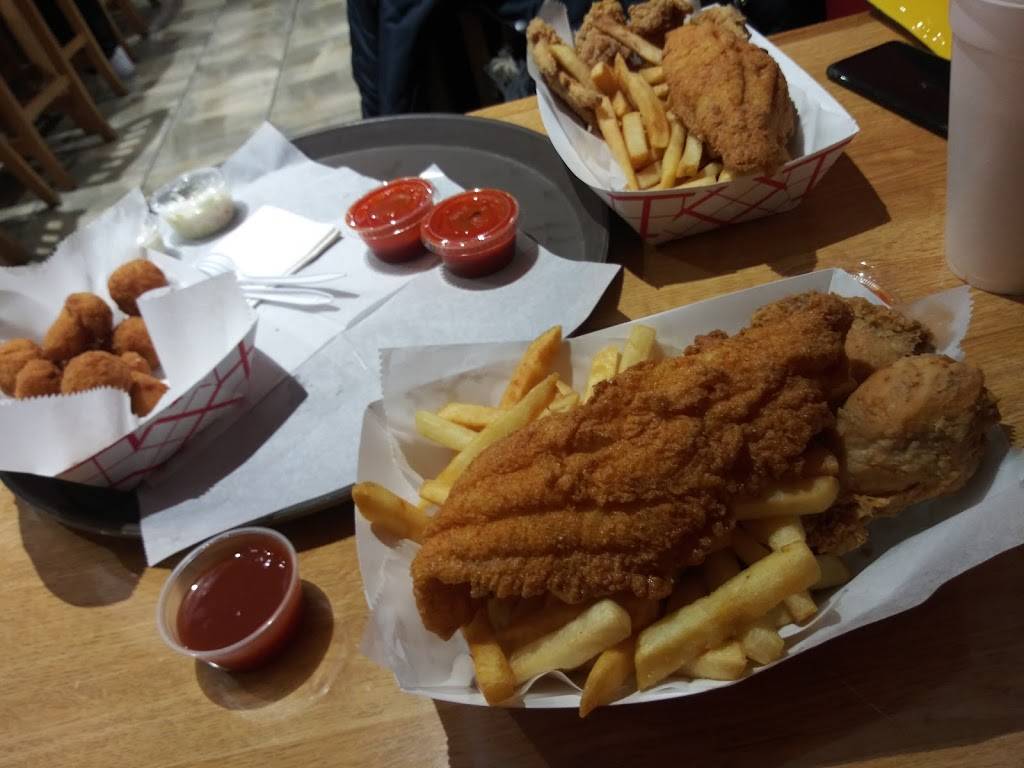 Harolds Chicken #41 Schaumburg | meal takeaway | 1318 N Roselle Rd, Schaumburg, IL 60195, USA | 2243536227 OR +1 224-353-6227