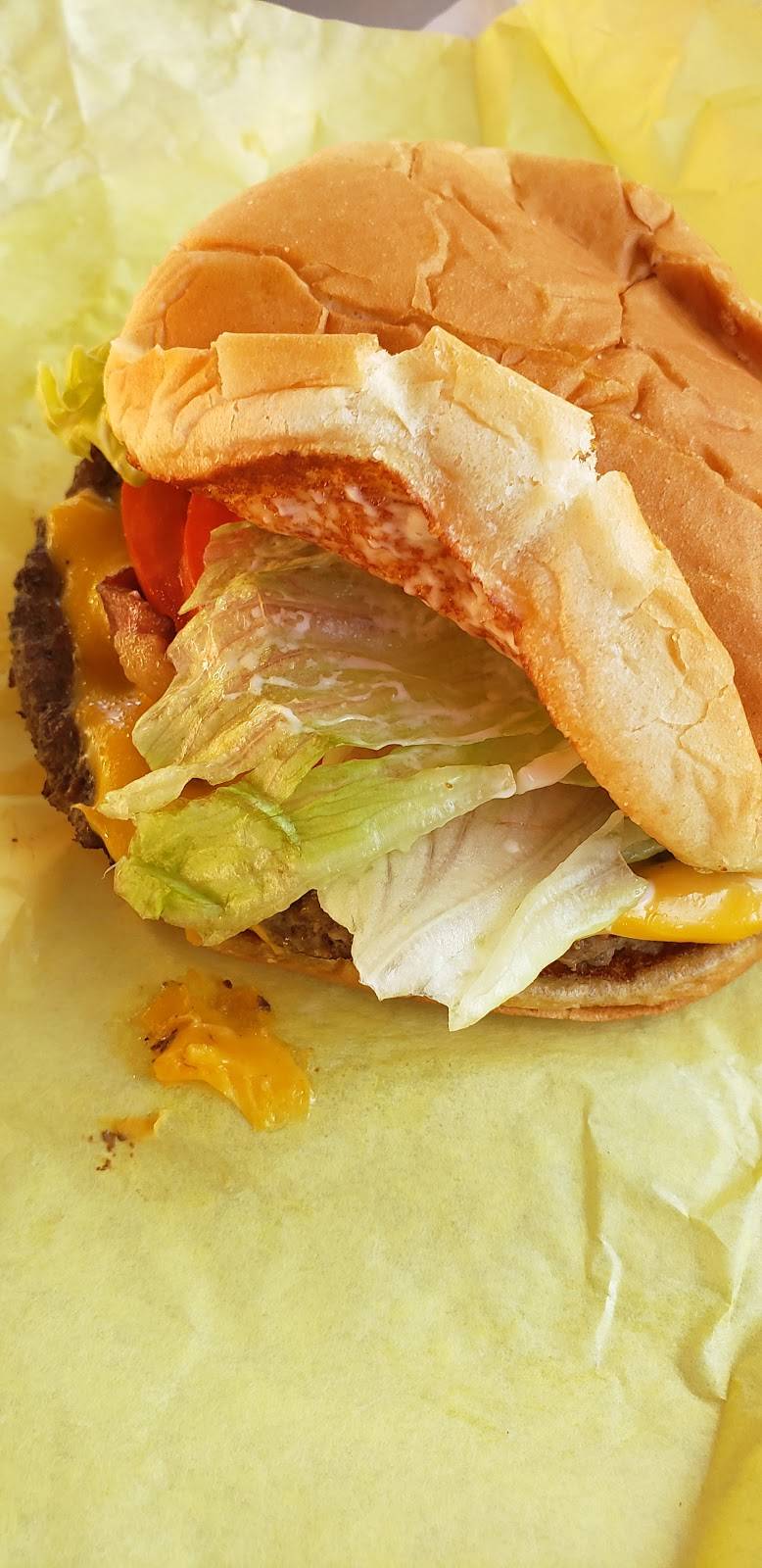 Hometown Burger | restaurant | 3436 Roosevelt Ave, San Antonio, TX 78214, USA | 2109288646 OR +1 210-928-8646