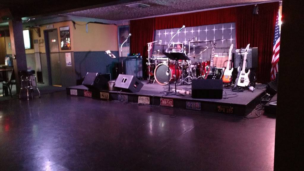 Eastside Bar and Grill | restaurant | 2530 NE 82nd Ave, Portland, OR 97220, USA | 5032342337 OR +1 503-234-2337