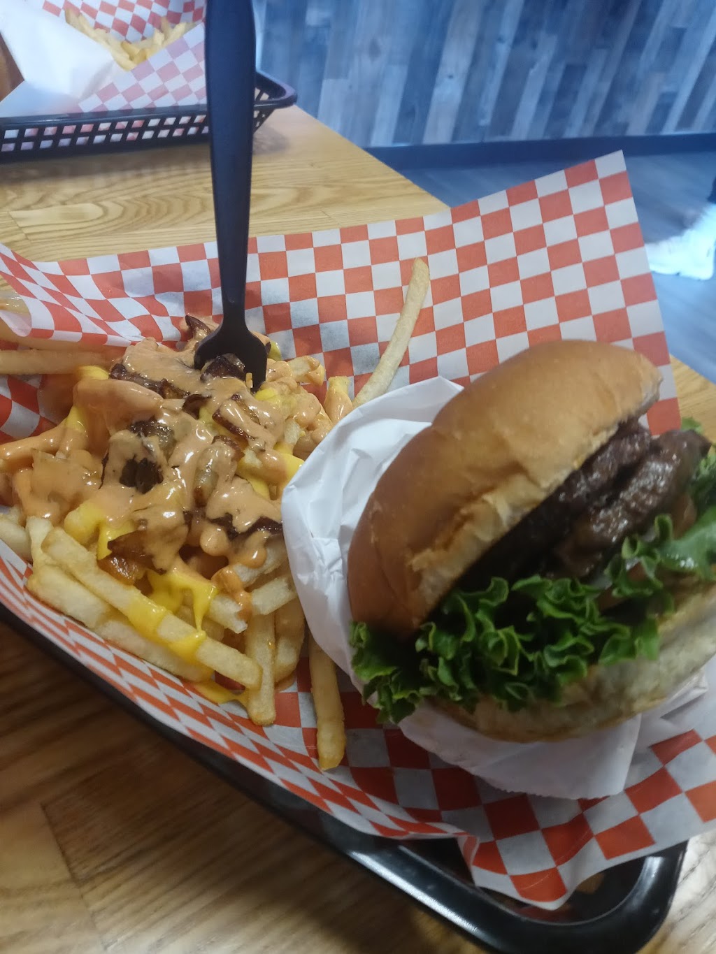 Freds Burger | restaurant | 2700 N Texas St Ste B, Fairfield, CA 94533, USA | 9168965625 OR +1 916-896-5625