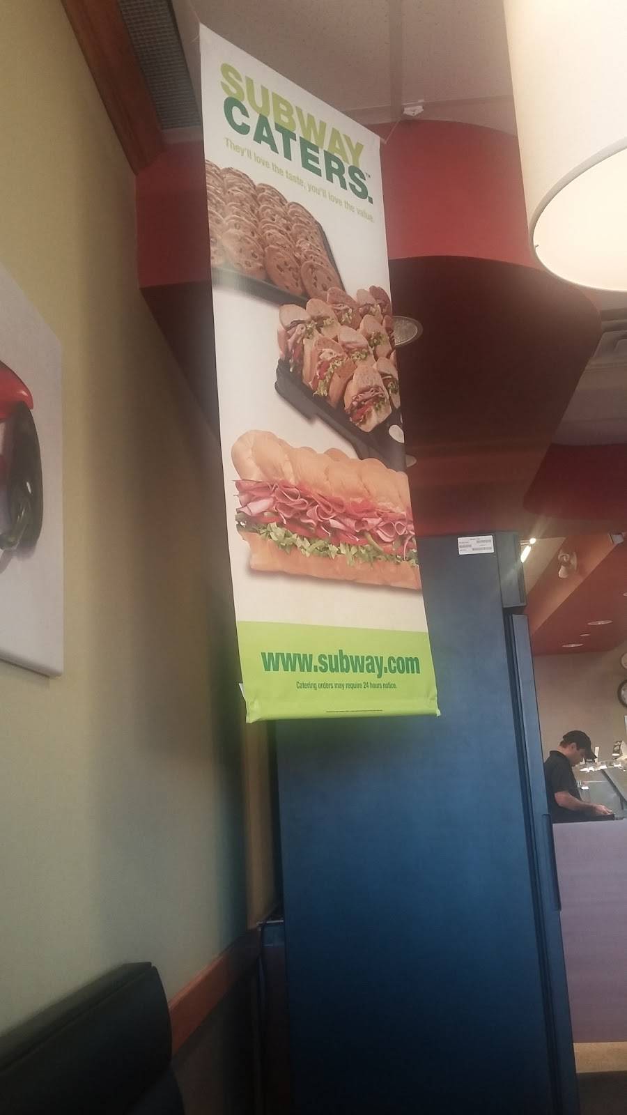 Subway | restaurant | Kingsbury Centre, 1891 Rathburn Rd E Unit #18, Mississauga, ON L4W 3Z3, Canada | 9052322050 OR +1 905-232-2050