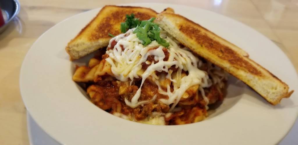 Cols Family Restaurant | restaurant | 2600 W 14 Mile Rd, Royal Oak, MI 48073, USA | 2484358130 OR +1 248-435-8130