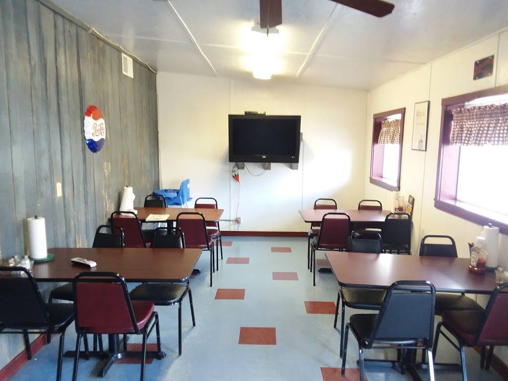 Foxs Pizza Den | restaurant | 15 Main St, Rutland, OH 45775, USA | 7407427405 OR +1 740-742-7405