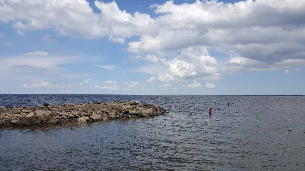 Frenier Landing | restaurant | 113 Dottie Ln, Laplace, LA 70068, USA | 9852242178 OR +1 985-224-2178