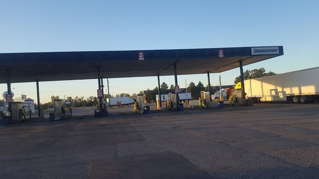 Newell Truck Plaza | restaurant | 200 Manchester Ave, Newton, KS 67114, USA | 3162834000 OR +1 316-283-4000