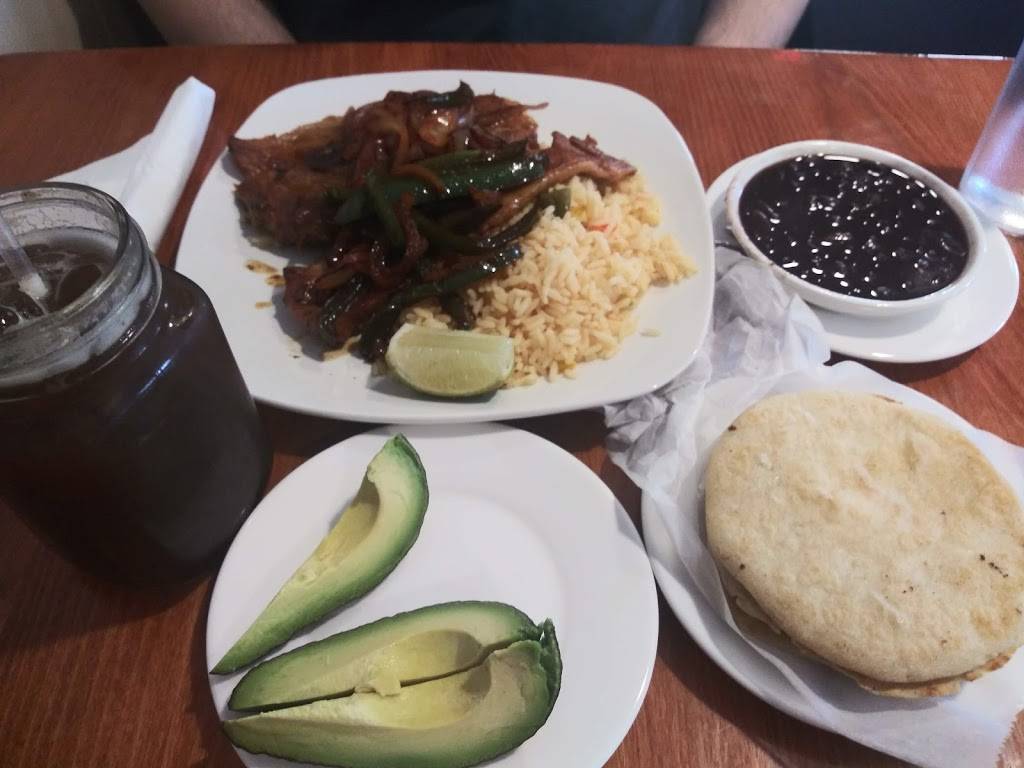 Guanachapis express | restaurant | Restaurante 102, Fountain St, Framingham, MA 01702, USA | 5084054441 OR +1 508-405-4441