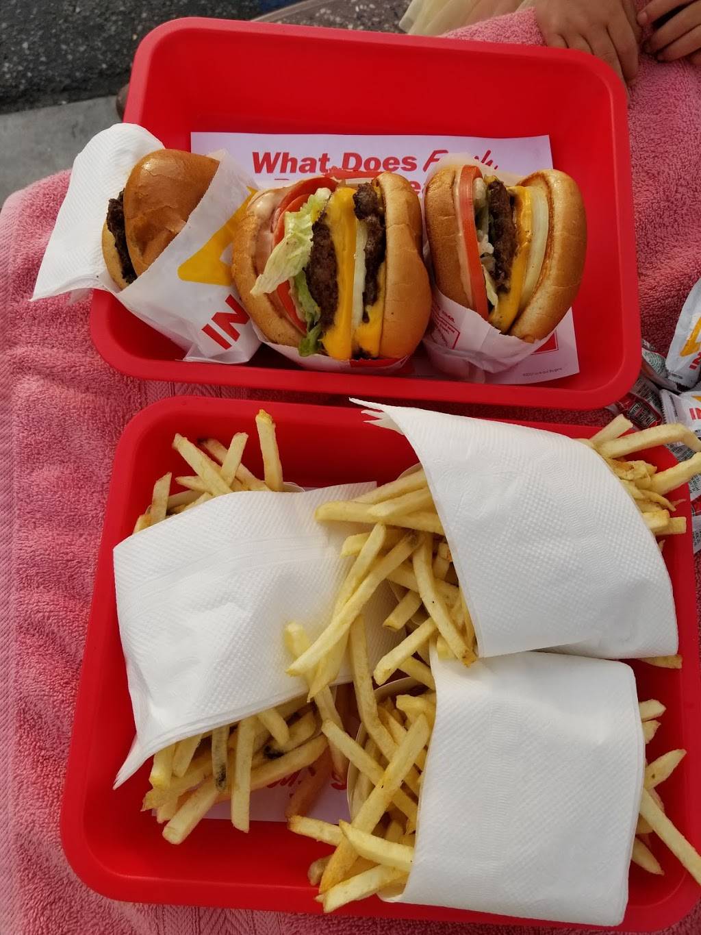 In-N-Out Burger | restaurant | 324 S Azusa Ave, Azusa, CA 91702, USA | 8007861000 OR +1 800-786-1000