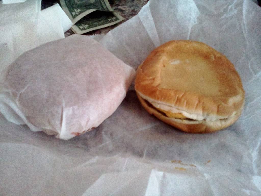 Sarahs Burgers | restaurant | 106 Craig St, Craigsville, VA 24430, USA | 5409979007 OR +1 540-997-9007