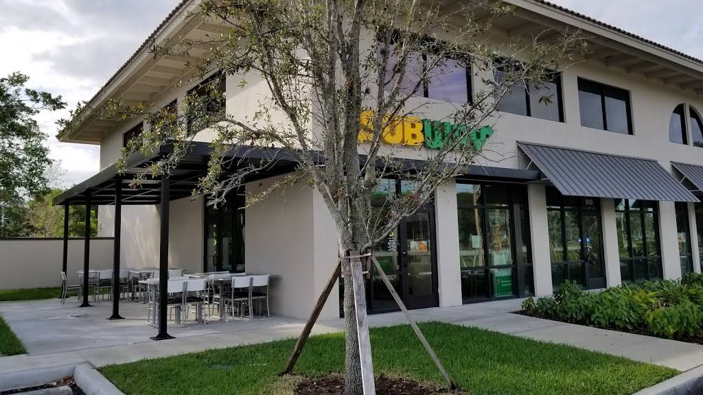 Subway | restaurant | 900 Linton Blvd, Delray Beach, FL 33444, USA | 5613307442 OR +1 561-330-7442