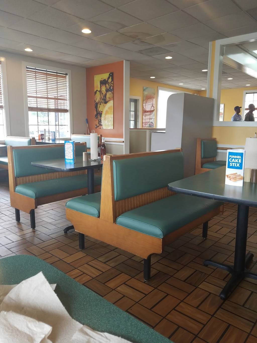 Captain Ds | restaurant | 6667 E Virginia Beach Blvd, Norfolk, VA 23502, USA | 7574616030 OR +1 757-461-6030