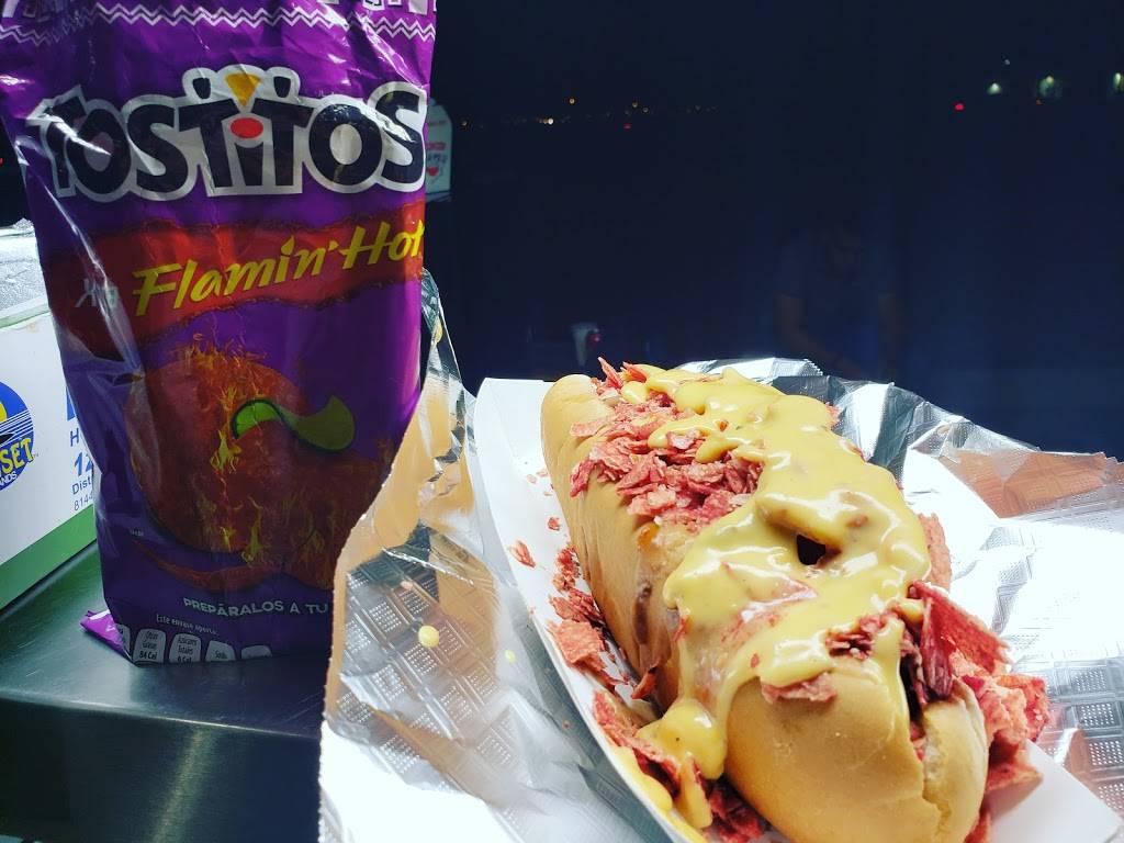 Taza hotdogs | restaurant | 12496 Montana Ave, El Paso, TX 79938, USA | 9153526025 OR +1 915-352-6025