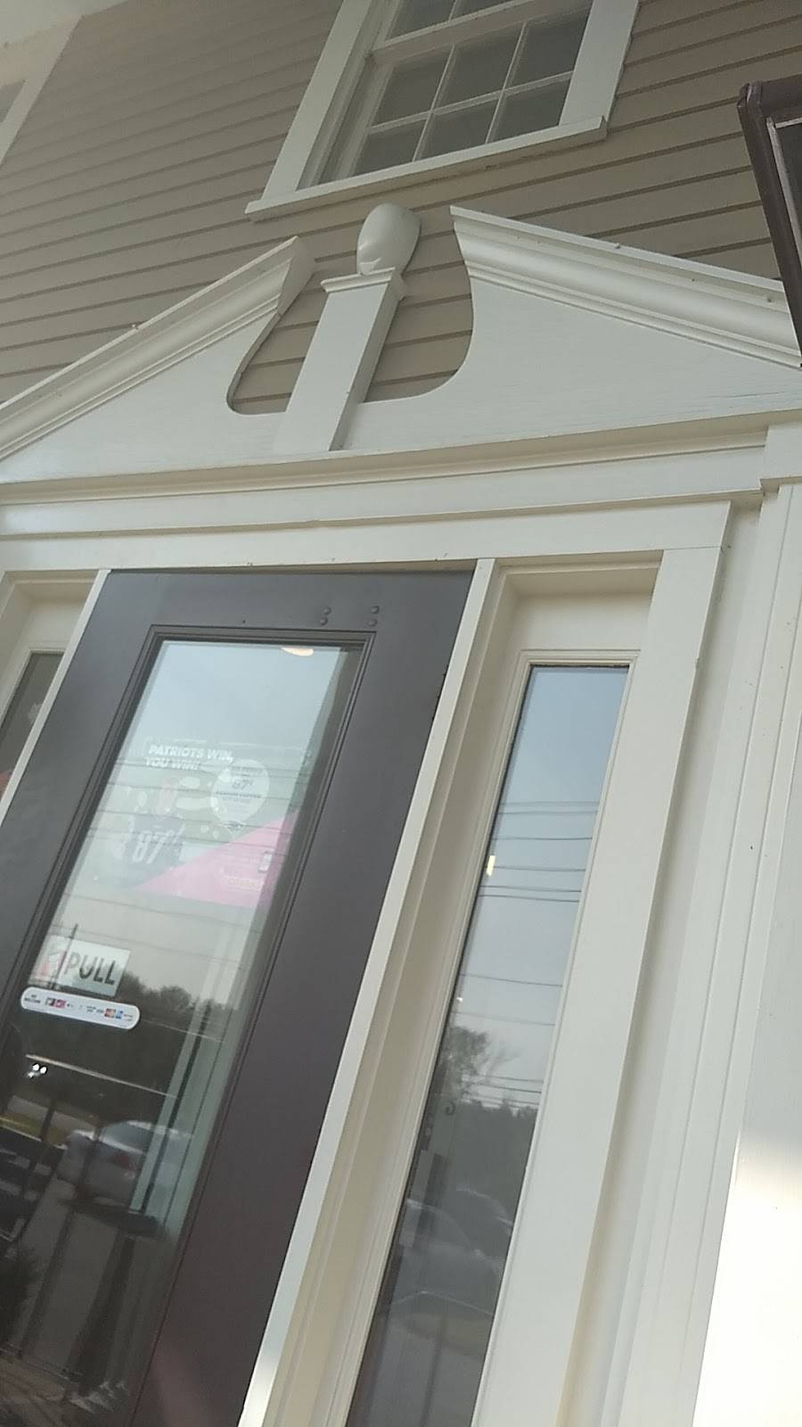 Dunkin | bakery | 83 Halls Rd Suite 101, Old Lyme, CT 06371, USA | 8604340448 OR +1 860-434-0448