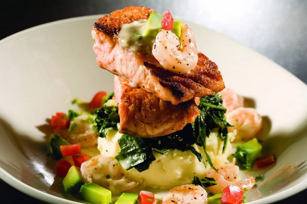 CinéBistro | night club | Dolphin Mall, 11471 NW 12th St, Miami, FL 33172, USA | 3054557373 OR +1 305-455-7373