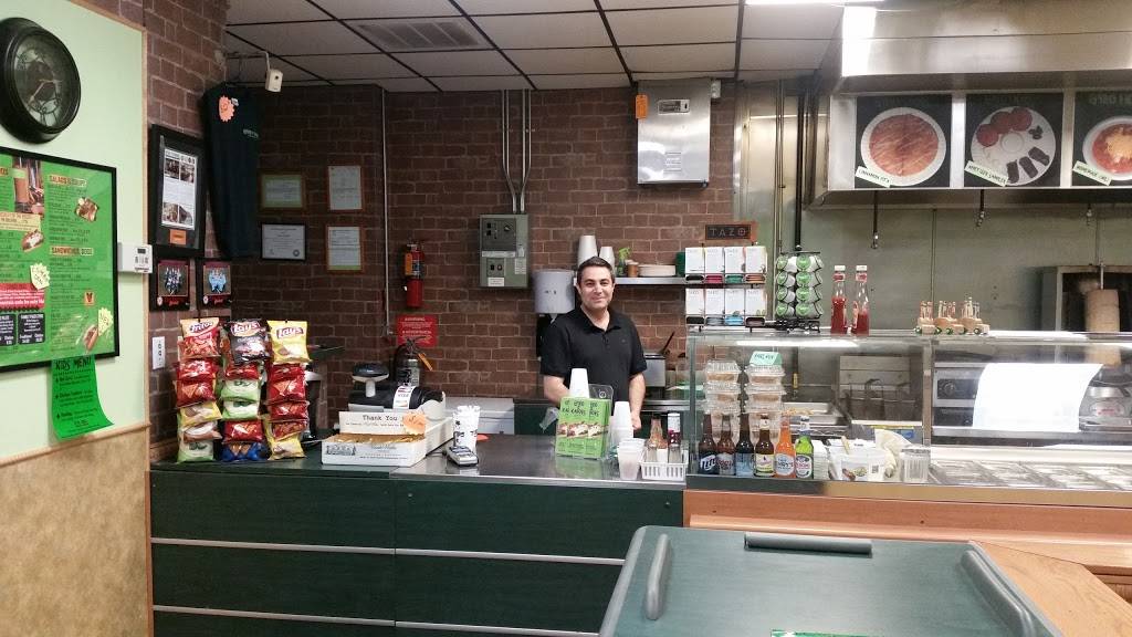 Gyro Kabobs | restaurant | 337 Main Ave, De Pere, WI 54115, USA | 9203390048 OR +1 920-339-0048