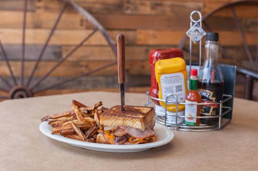 T&Js SmokeHouse | restaurant | 198 Delaware Ave, Put-In-Bay, OH 43456, USA | 4192850034 OR +1 419-285-0034