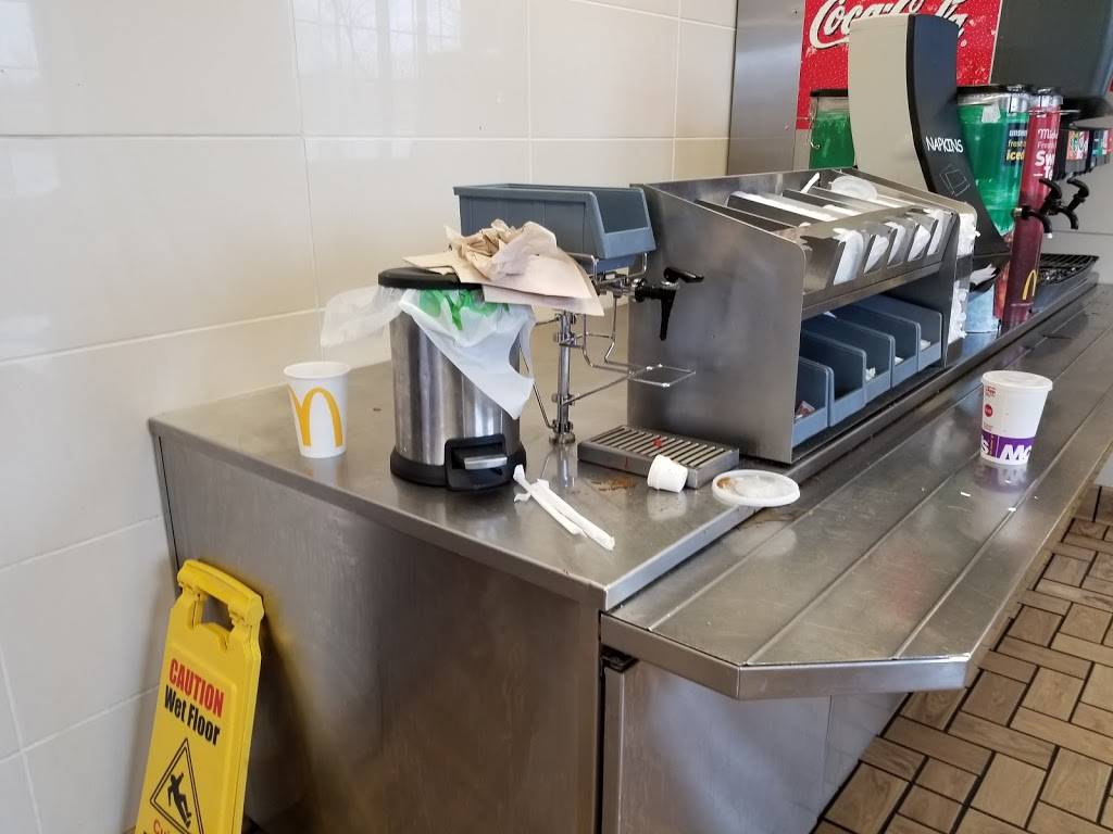 McDonalds | cafe | 1641 N College Ave, Fayetteville, AR 72701, USA | 4795211767 OR +1 479-521-1767