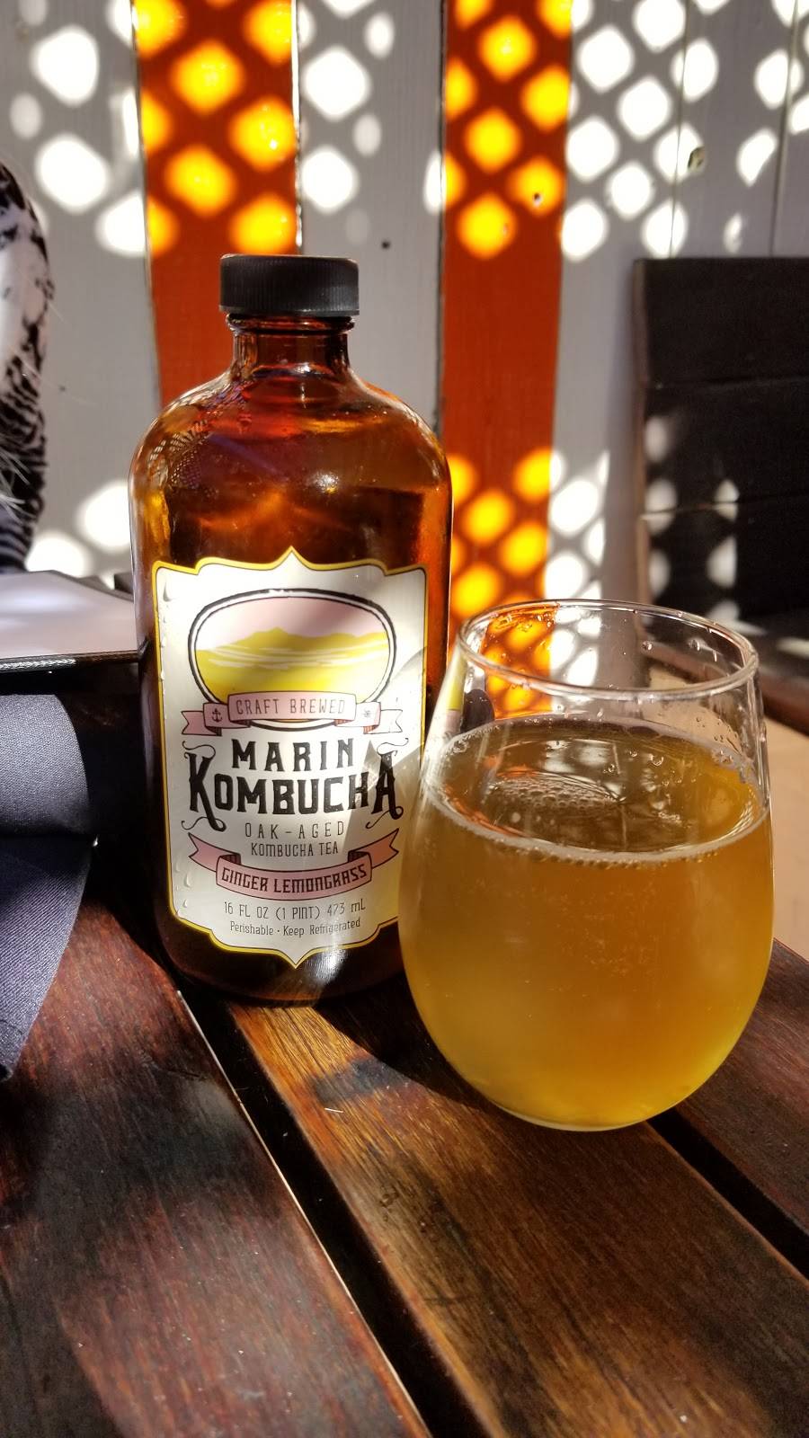 Farm House Local | restaurant | 25 Ward St, Larkspur, CA 94939, USA | 4158918577 OR +1 415-891-8577