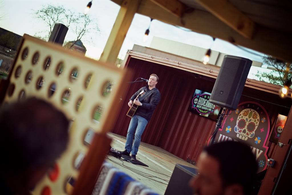 Hideaway Brew Garden | restaurant | Village Green, 5510 Prairie Stone Pkwy, Hoffman Estates, IL 60192, USA | 8476492221 OR +1 847-649-2221