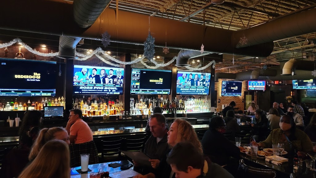 Johnny Blacks Public House | restaurant | 35000 Moravian Dr, Sterling Heights, MI 48312, USA | 5865539513 OR +1 586-553-9513