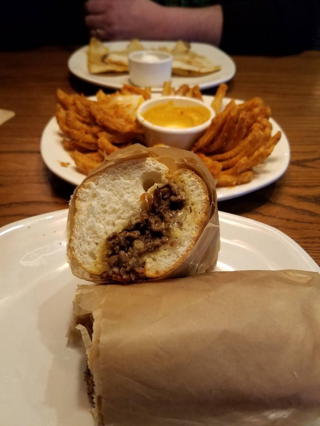 Outback Steakhouse | restaurant | 617 N Canal Rd, Lansing, MI 48917, USA | 5176225346 OR +1 517-622-5346