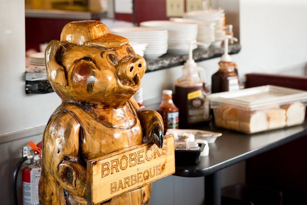 Brobecks BBQ | restaurant | 4615 Indian Creek Pkwy, Overland Park, KS 66207, USA | 9139019700 OR +1 913-901-9700