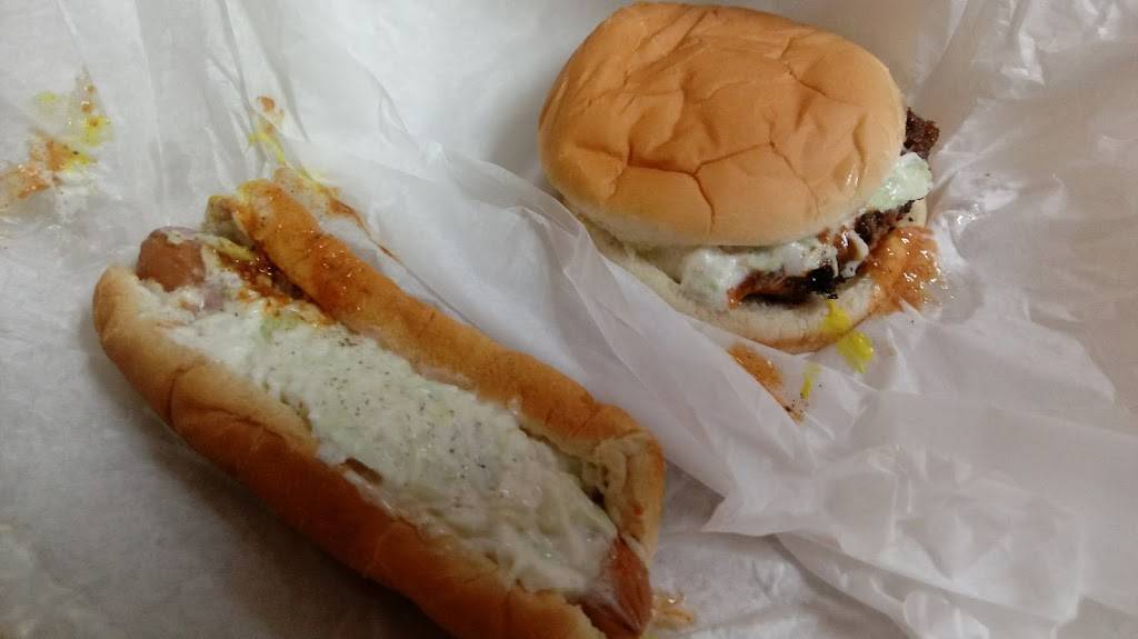 Melvins Hamburgers & Hot Dogs | restaurant | 133 W Broad St, Elizabethtown, NC 28337, USA | 9108622763 OR +1 910-862-2763