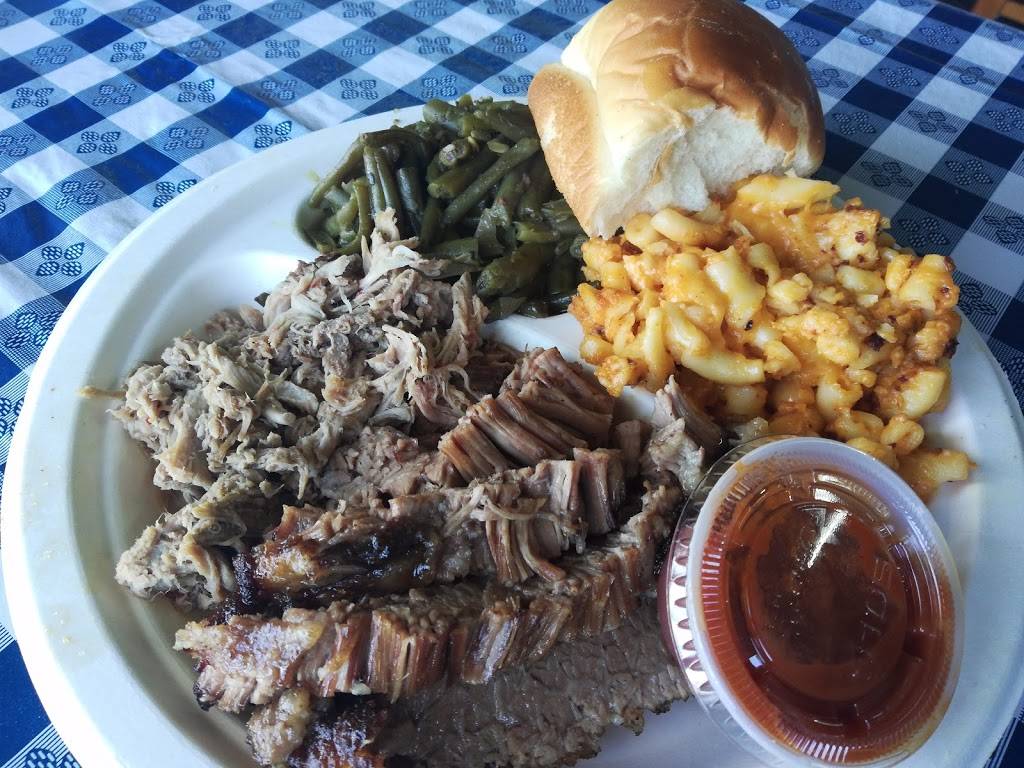 Blue Ridge BBQ & Catering | restaurant | 21700 Timberlake Rd, Lynchburg, VA 24502, USA | 4342661223 OR +1 434-266-1223